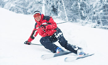 Skiing and knee injuries | All you need to know about prevention and treatment